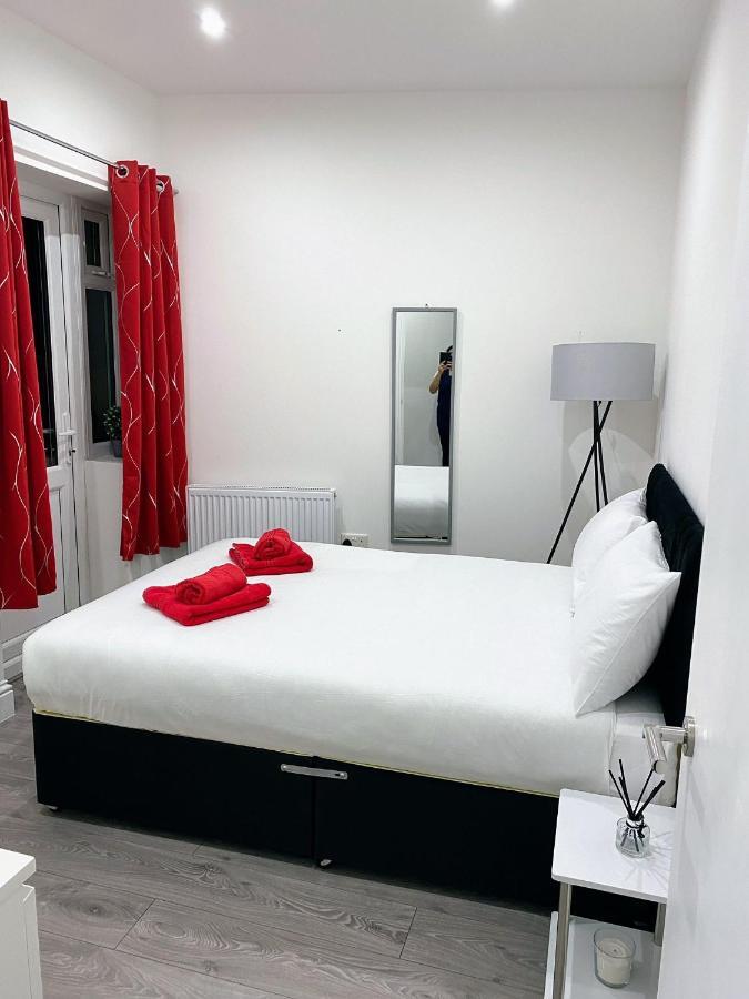 Attractive 2 Bed Apartments Free Wi-Fi And Parking Croydon Exterior photo